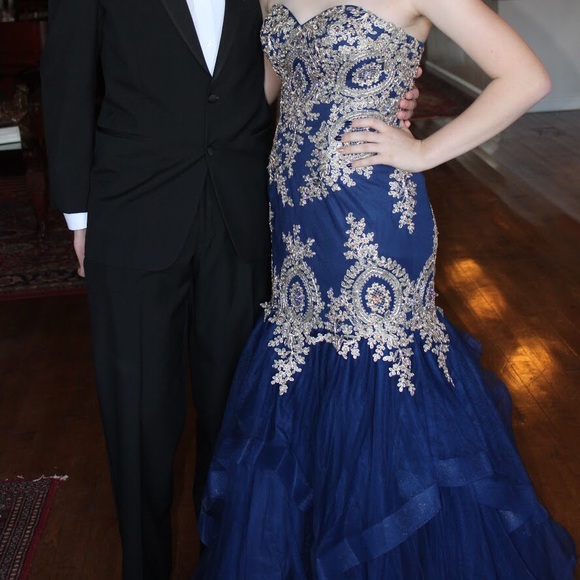 Prom dress - Picture 2 of 2